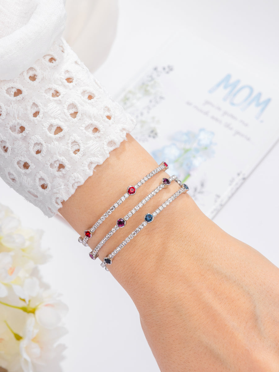 The bangle that <em>actually</em> fits.