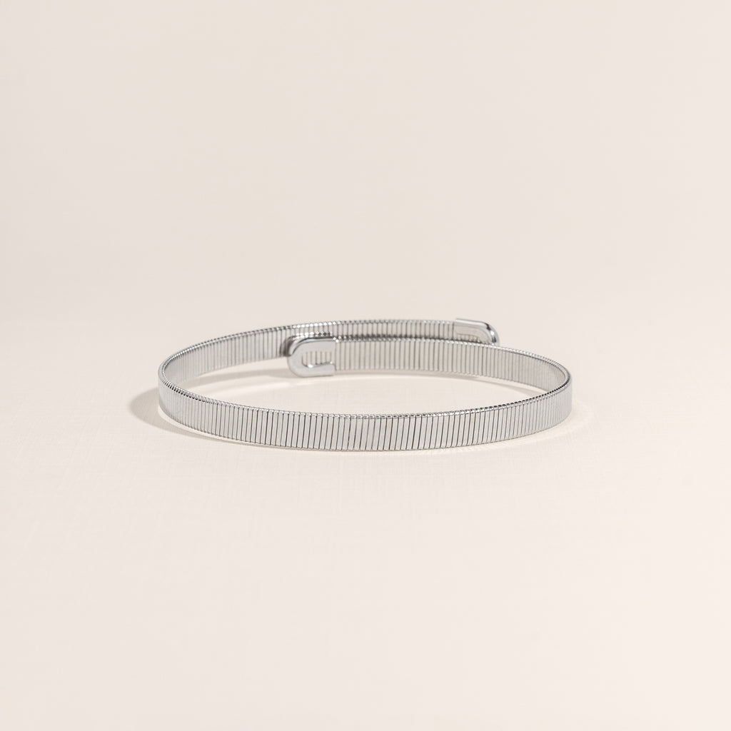 The Pretty Girl Bangle (Silver)
